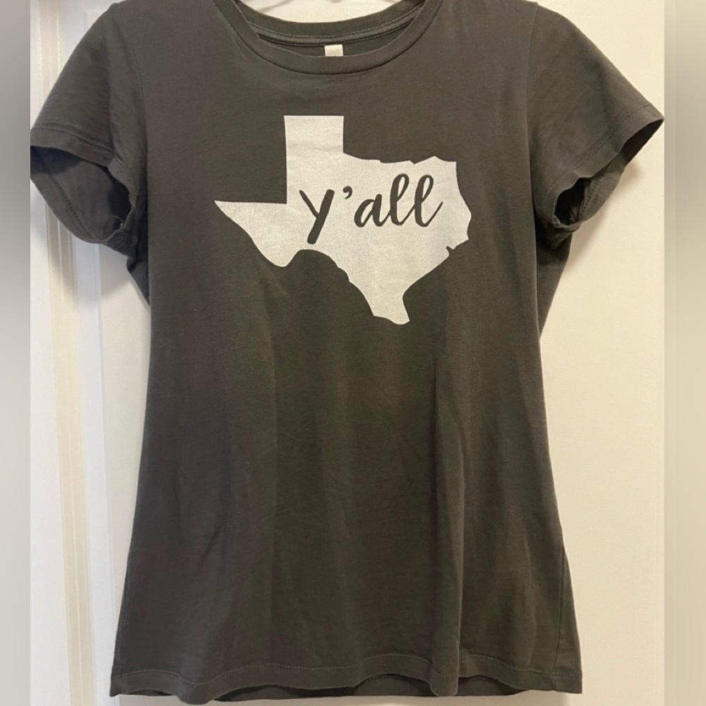 Women’s Graphic Short Sleeve T shirt “Ya’ll” with Texas state Print in White.